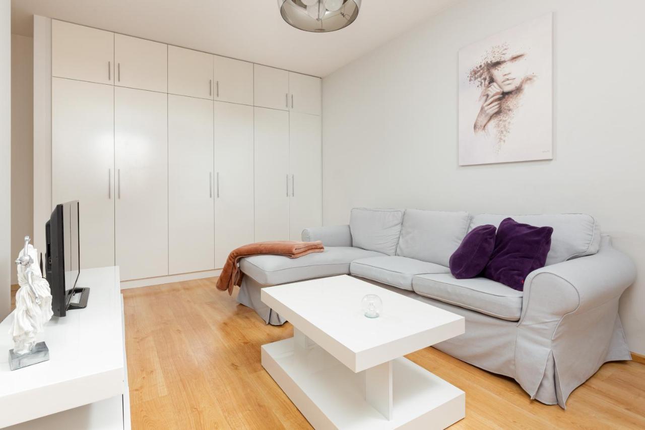 Apartment Na Woli Sowinskiego By Renters